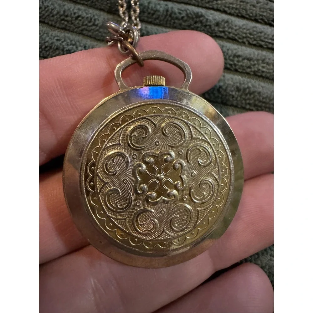Vintage Lucerne‎ Swiss Made Pendant Watch Necklace Gold Tone Antimagnetic